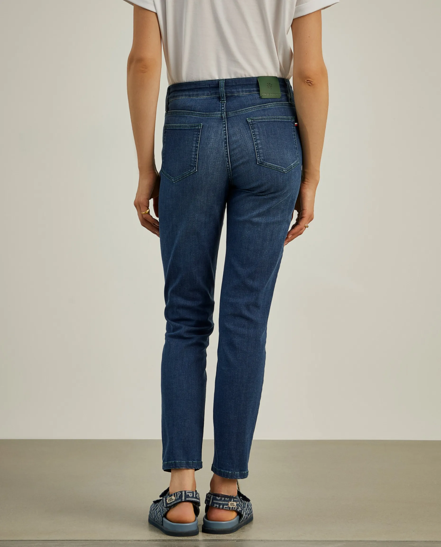 Calças denim regular fit de lavagem escura|LION OF PORCHES Shop