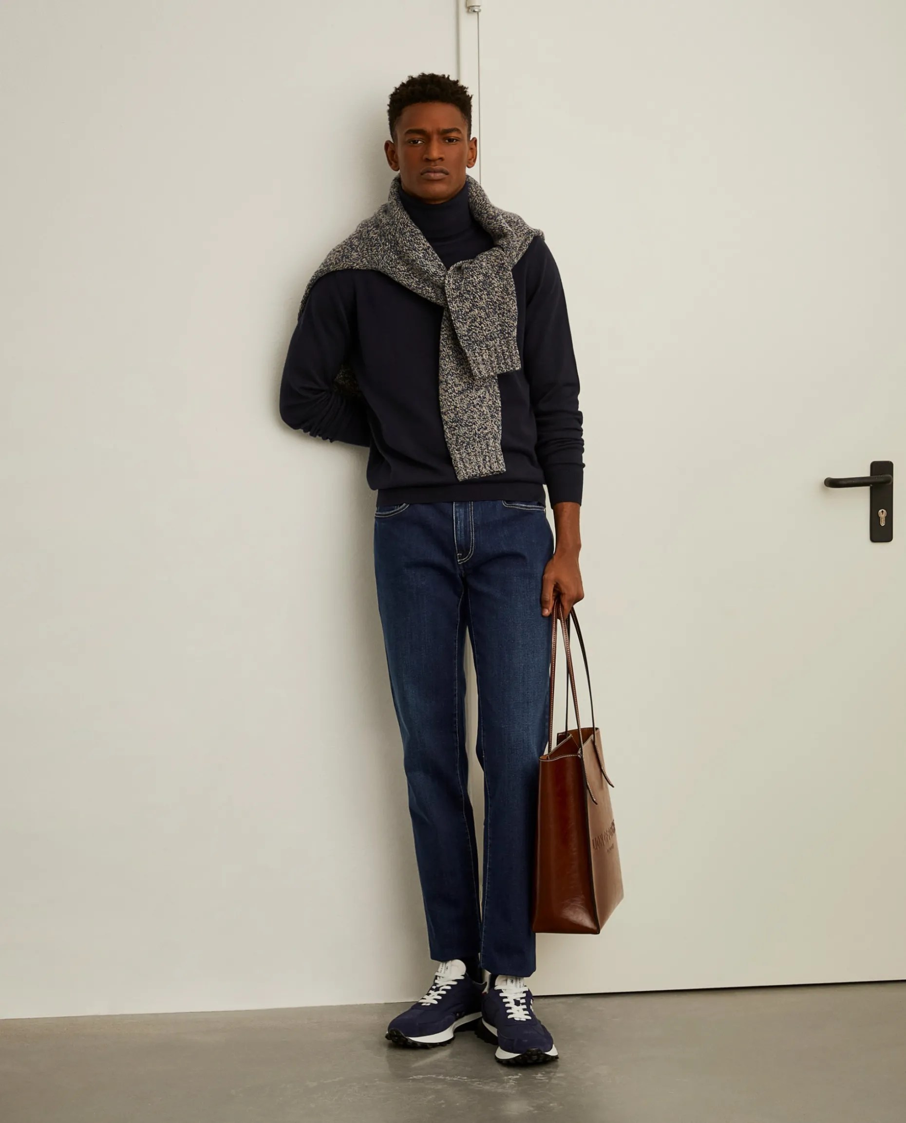 Calças denim regular fit lavagem escura|LION OF PORCHES Fashion