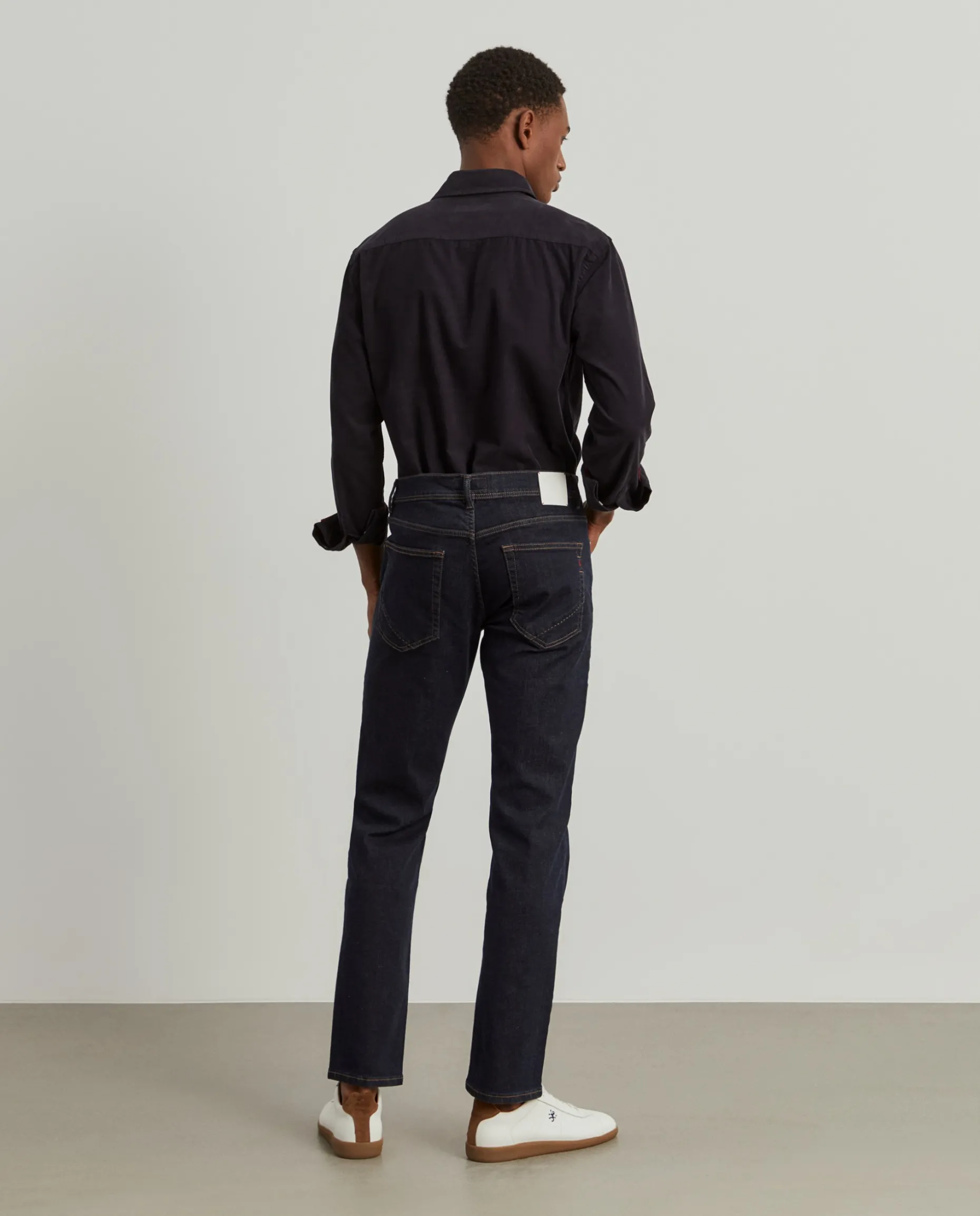Calças denim regular fit lavagem escura|LION OF PORCHES Store