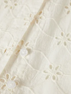 Camisa de manga curta em bordado inglês|LION OF PORCHES Store