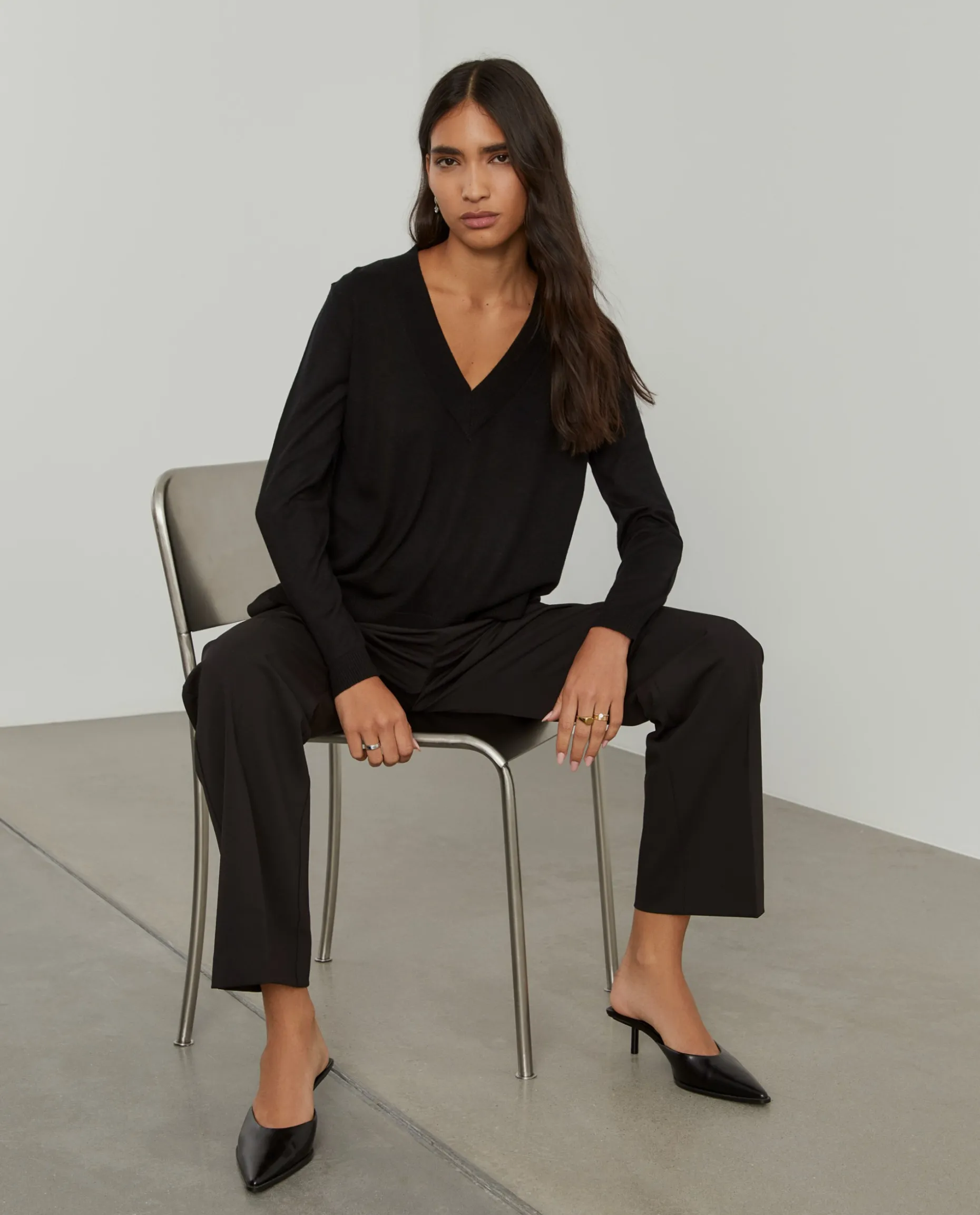 Camisola decote em V com lã|LION OF PORCHES New