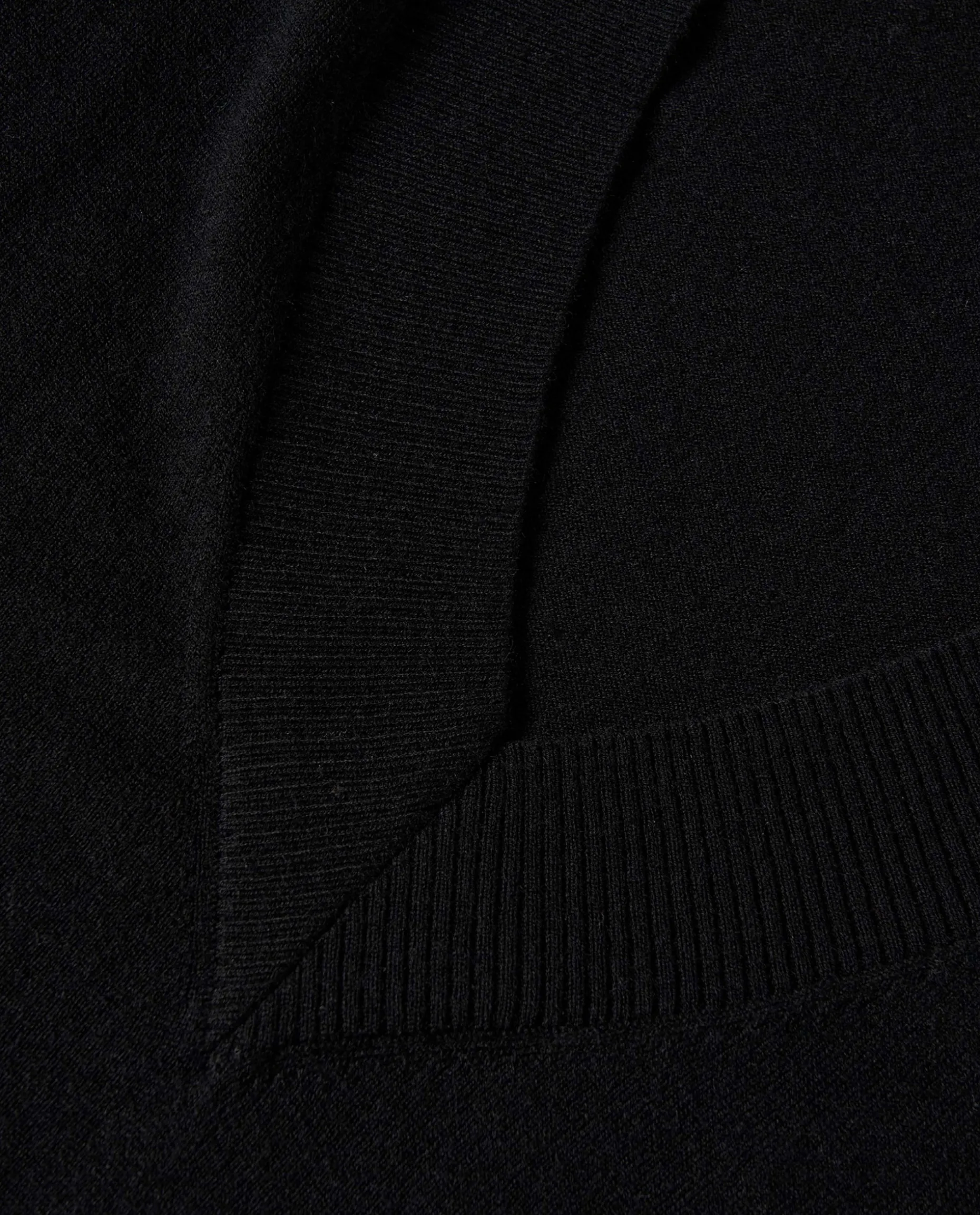 Camisola decote em V com lã|LION OF PORCHES New