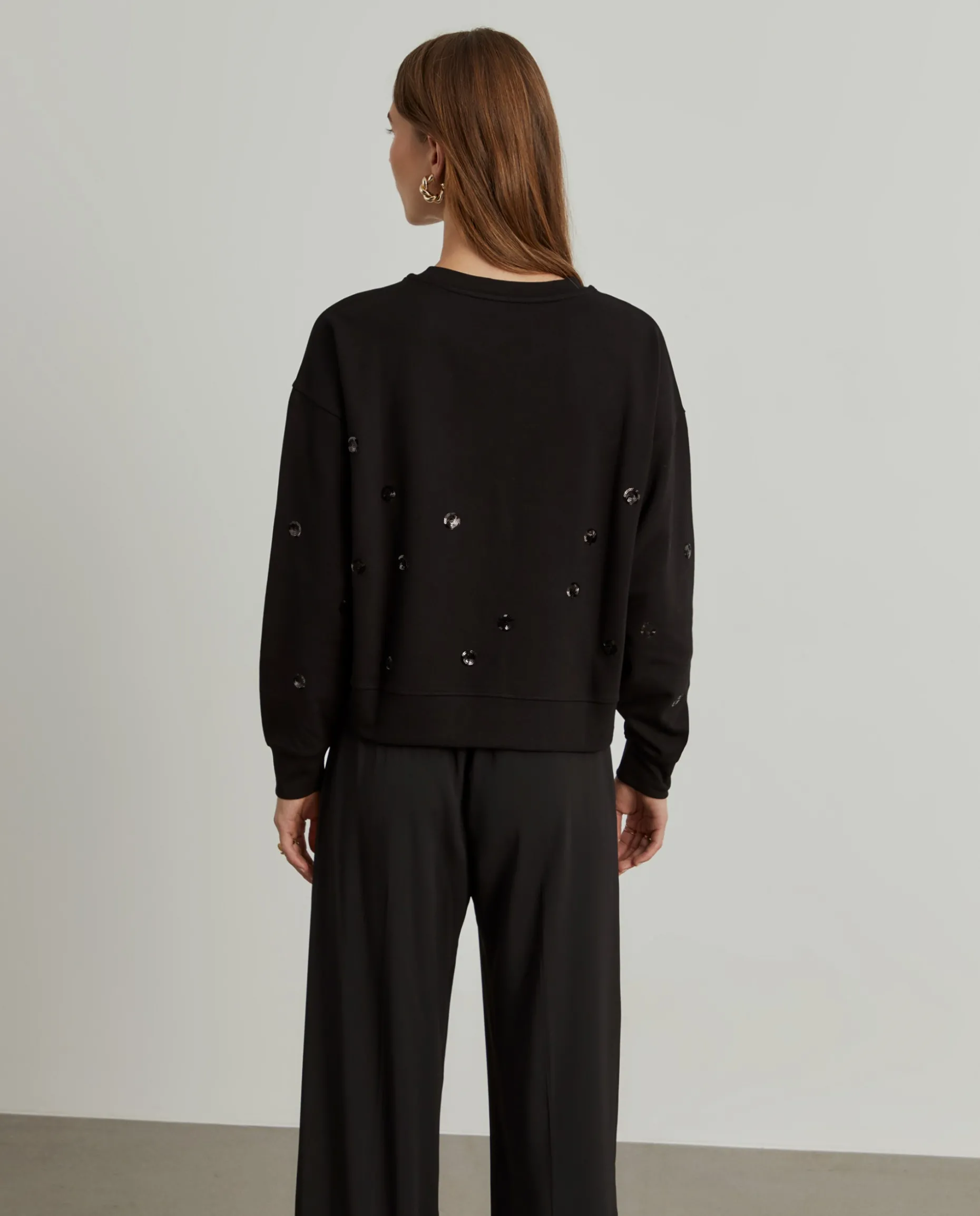 Sweater pormenor lantejoulas|LION OF PORCHES Best Sale