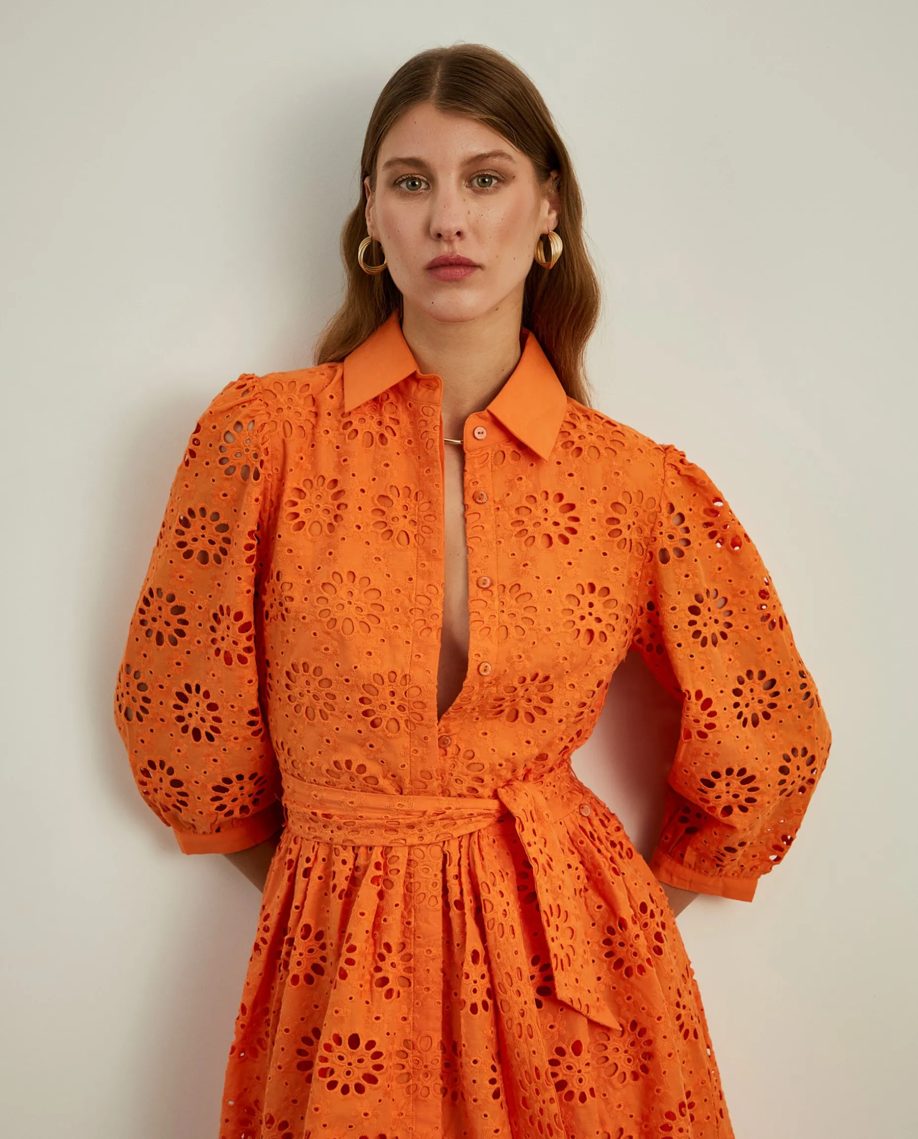 Vestido curto em bordado inglês e mangas abalonadas|LION OF PORCHES Clearance