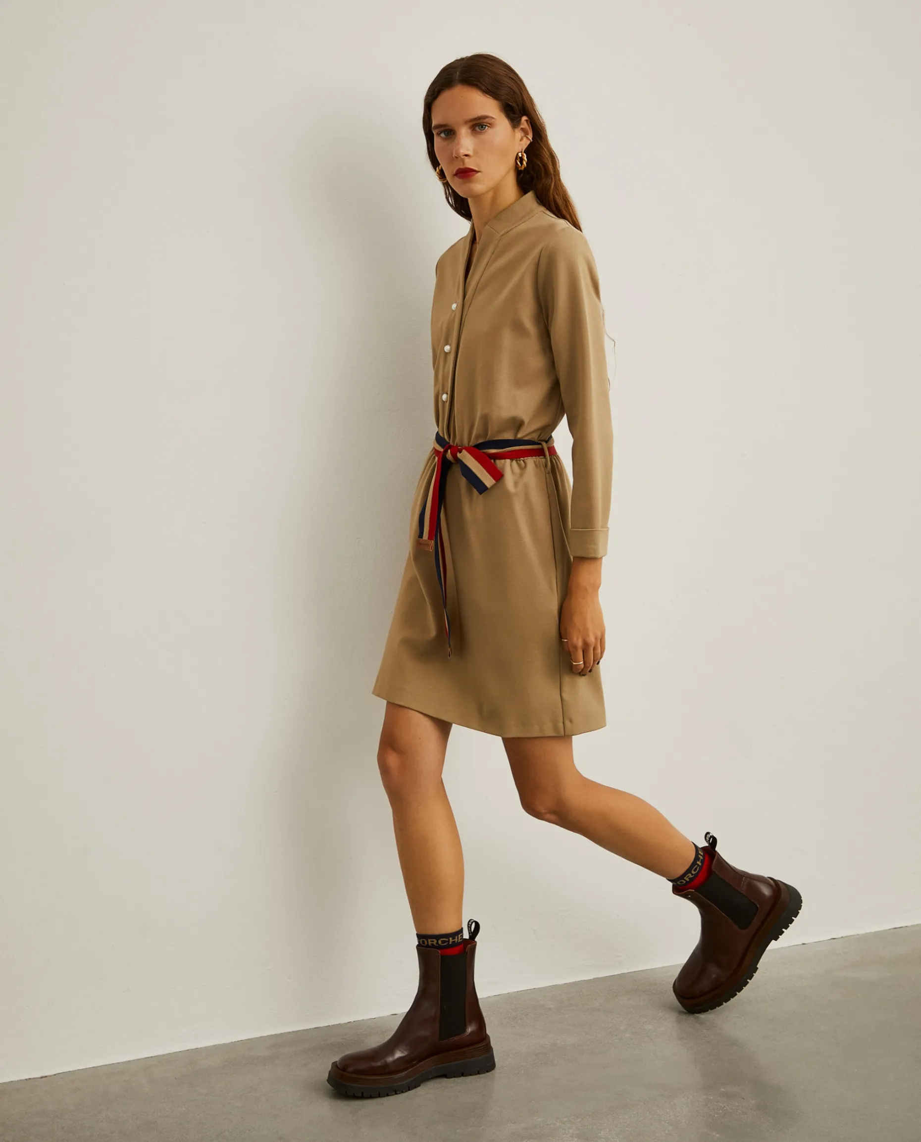 Vestido de malha curto com cinto|LION OF PORCHES New